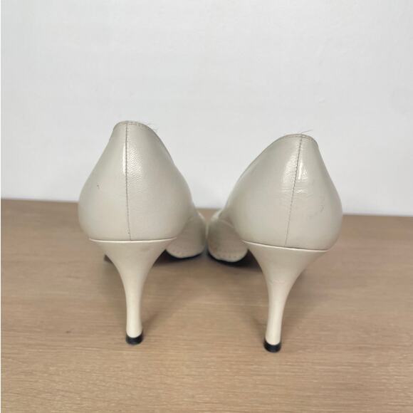 Stuart Weitzman Piccerelli White Perforated Peep Toe vintage Pumps 9.5 - Picture 4 of 8